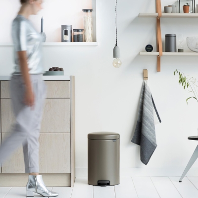 BRABANTIA - Brabantia Çöp Kutusu 20 litre Newicon Pedallı Platin 114045