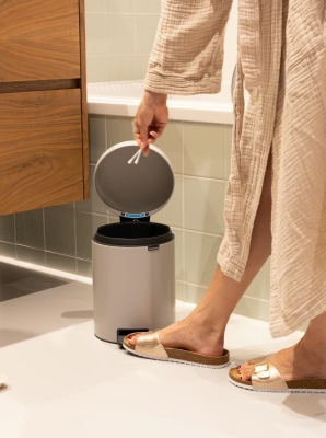 Brabantia Çöp Kutusu 5 litre Newicon Pedallı, Soft Grey 252204 - Thumbnail 20BRA252204