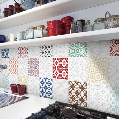 Unica Target Bon Ton Red on Black Yer-Duvar Karosu 20 x 20 cm (1)